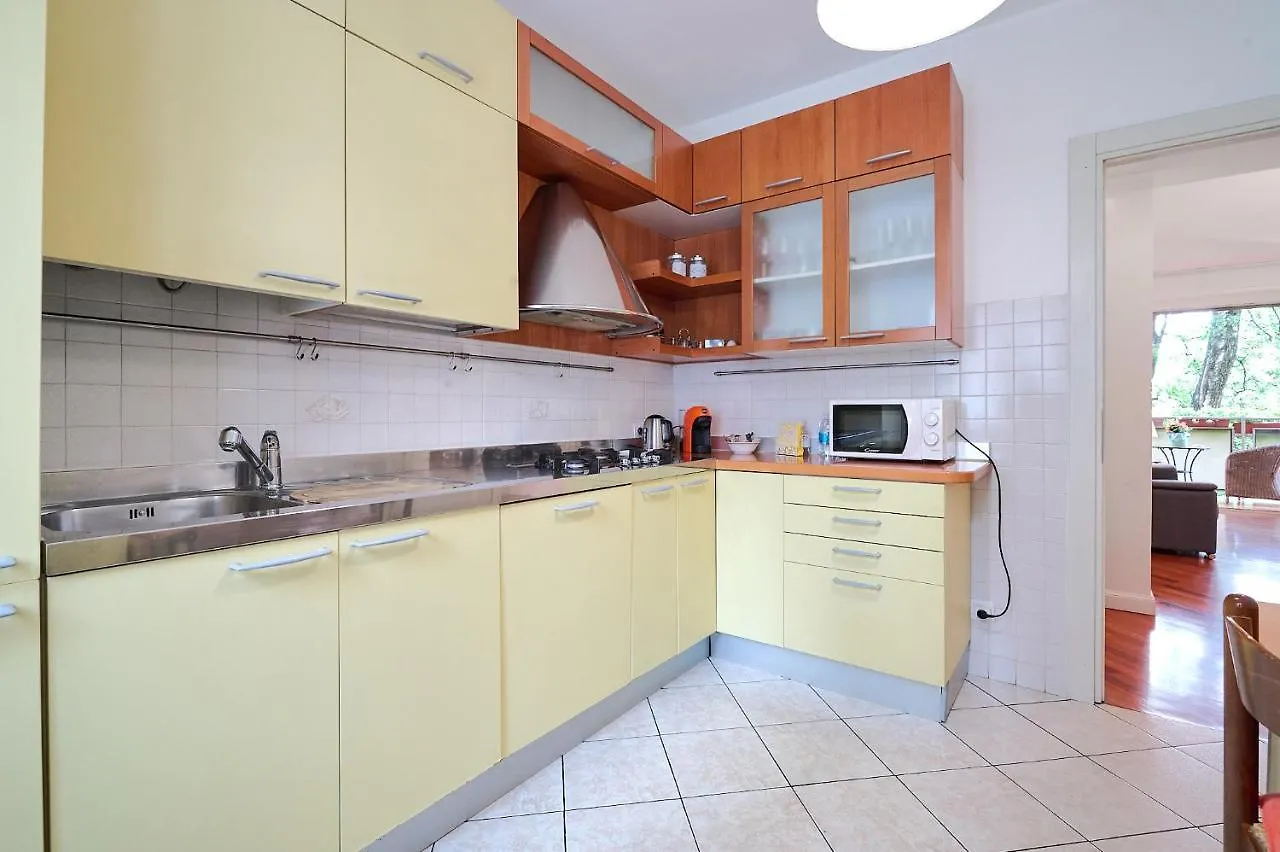 Mico Garden View Citylife Executive Apartment 밀라노 0*,  이탈리아